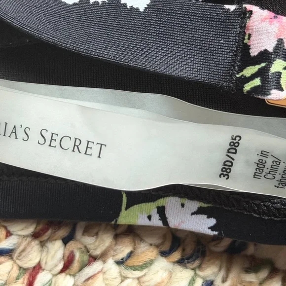 NWOT Victoria's Secret Black and Pink Bikini - Picture 3 of 3